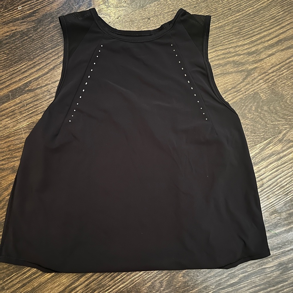 Size 4 lululemon black sculpted tank top